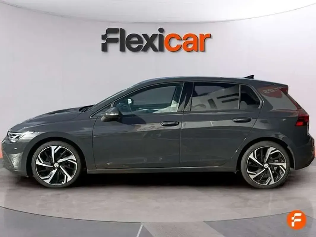 Usado VW Golf VIII 116 CV (85 kW) 2022 Gris Utilitario