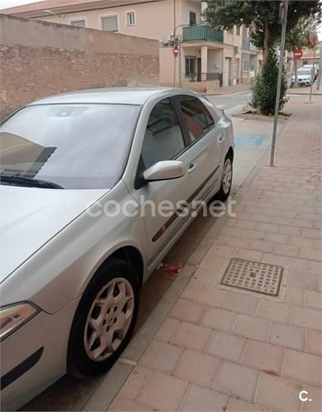 Usado Renault Laguna II Initiale 150 CV (110 kW) 2004 Azul Berlina