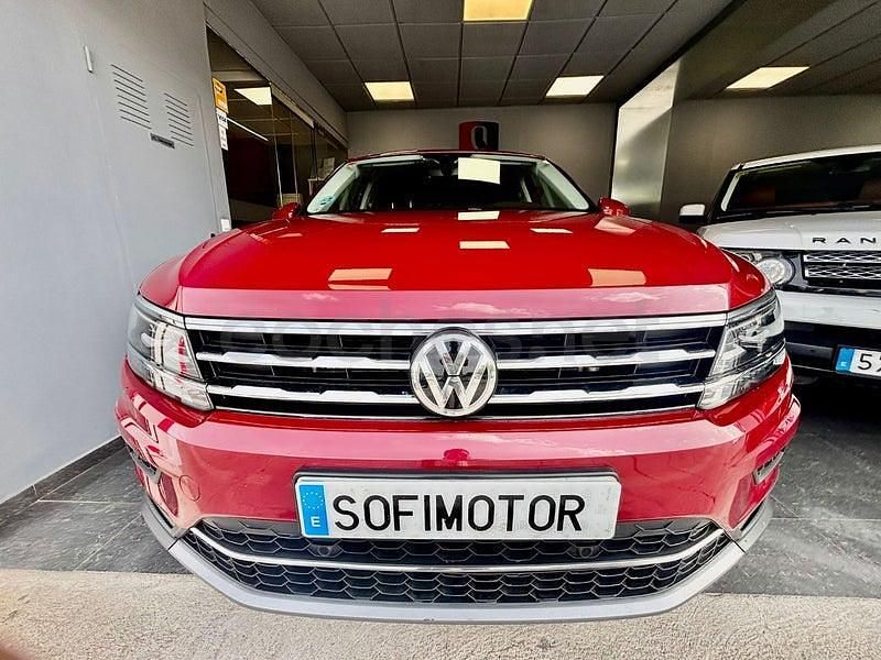 Begagnad VW Tiguan Allspace Sportline 190 HK (139 kW) 2020 Röd SUV