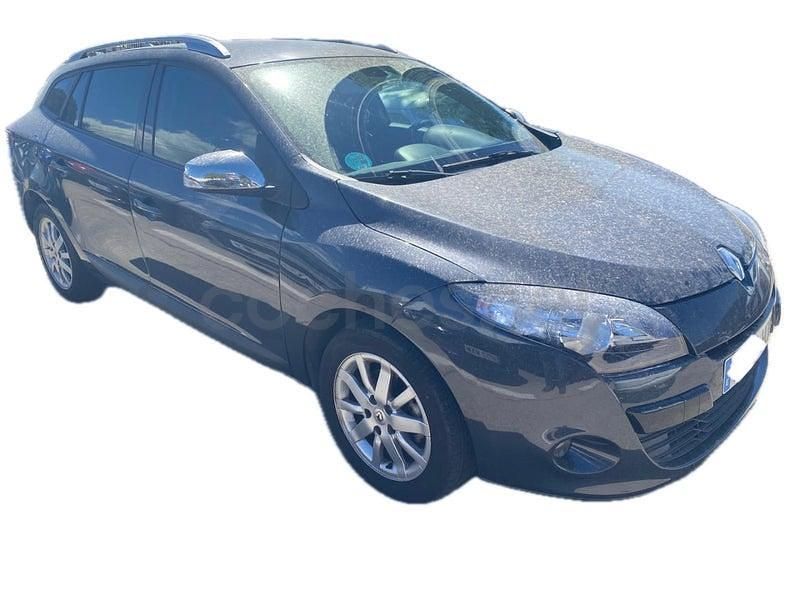 Usado Renault Mégane Dynamique 110 CV (80 kW) 2011 Gris / plata Berlina