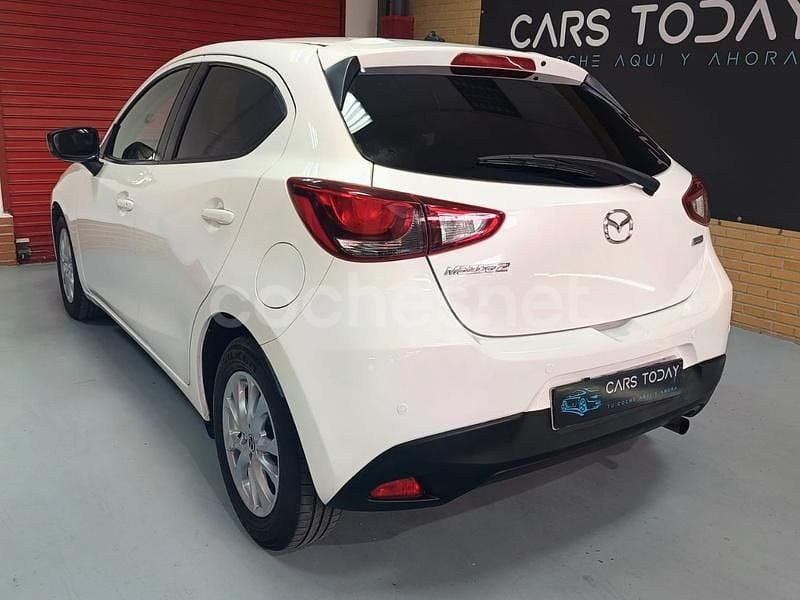 Usado Mazda 2 75 CV (55 kW) 2016 Blanco Berlina