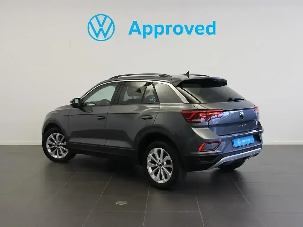 Usado VW T-Roc 150 CV (110 kW) 2025 Gris SUV
