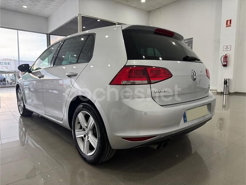 Usado VW Golf VII Advance 125 CV (91 kW) 2016 Gris / plata Berlina