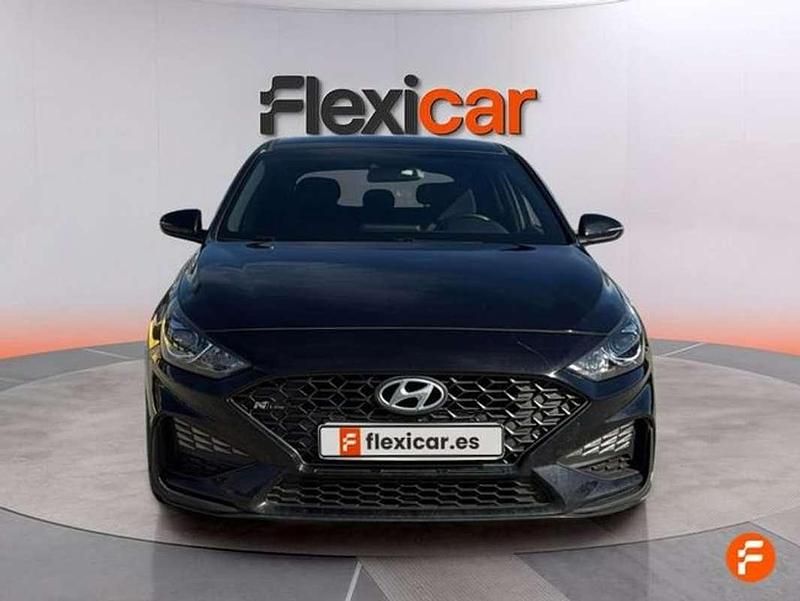 Usado Hyundai i30 N Line 120 CV (88 kW) 2024 Negro Berlina