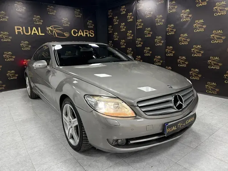 Usado Mercedes CL500 388 CV (285 kW) 2007 Gris / plata Coupe
