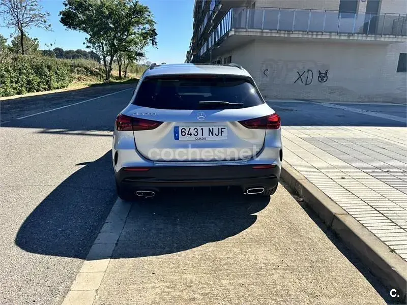 Usado Mercedes GLA200 163 CV (119 kW) 2025 Gris / plata SUV