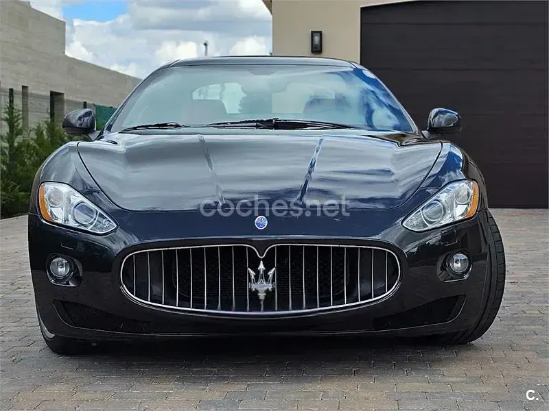 Usado Maserati Granturismo 405 CV (297 kW) 2010 Gris / plata Coupe