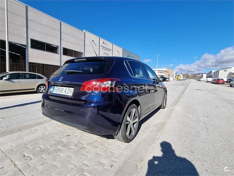 Usado Peugeot 308 130 CV (95 kW) 2019 Azul Berlina