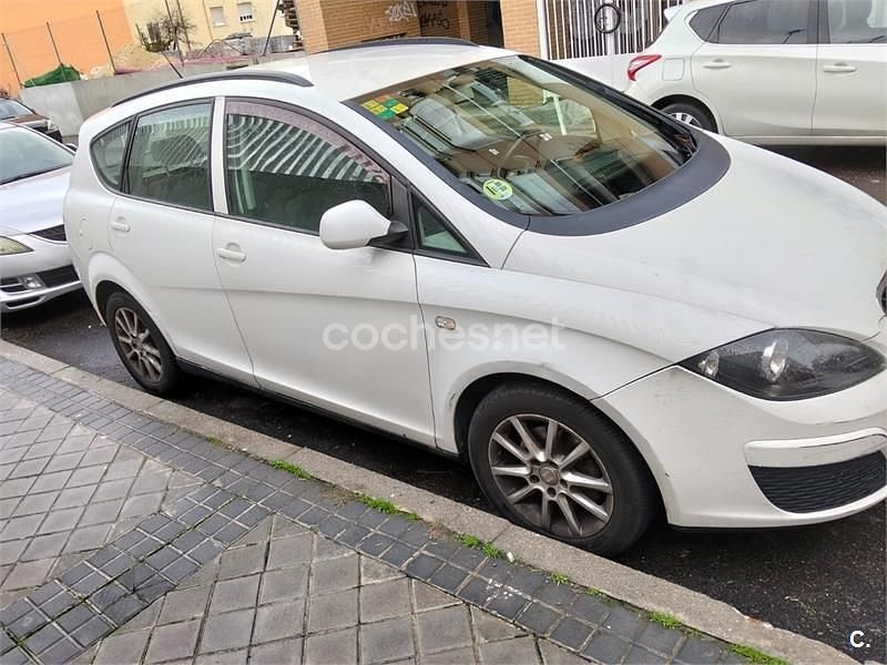 Usado Seat Altea XL Style 105 CV (77 kW) 2013 Blanco Monovolumen