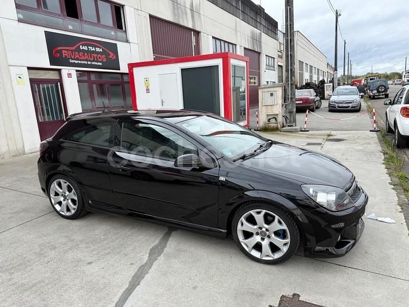 Negro Usado 2006 Opel Astra GTC OPC Berlina | 11.990 € (Precio justo) - Imagen 1/4