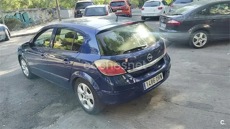 Usado Opel Astra Cosmo 100 CV (73 kW) 2006 Azul Berlina