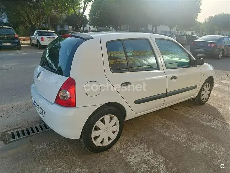 Usado Renault Clio II Campus 65 CV (47 kW) 2008 Blanco Berlina