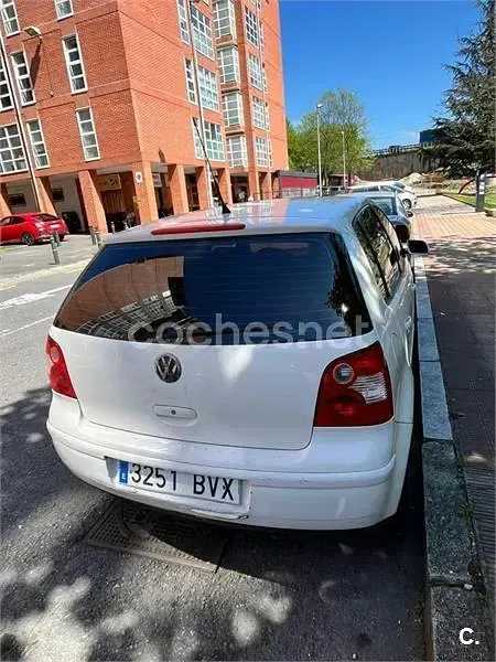 Usado VW Polo Trendline 75 HP (55 kW) 2002 Branco Sedan