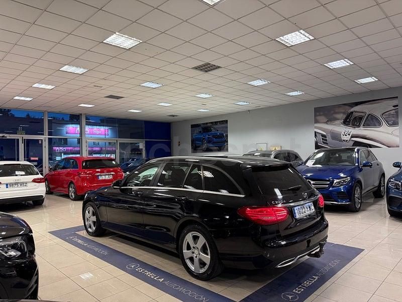Usado Mercedes C220 170 CV (125 kW) 2015 Negro Familiar