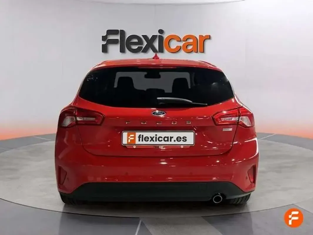 Używany Ford Focus Vignale 125 KM (91 kW) 2018 Czerwony Hatchback