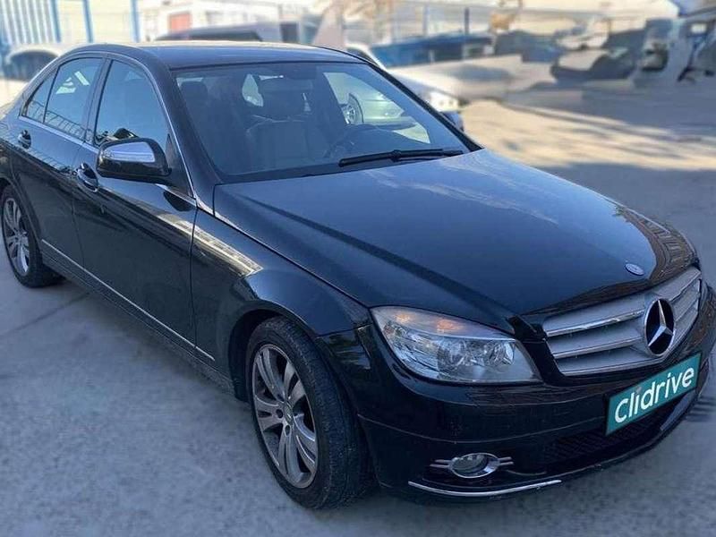 Usado Mercedes C200 136 CV (100 kW) 2007 Negro Berlina