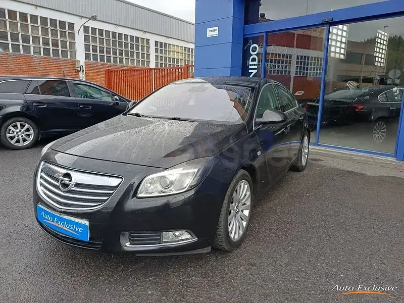 Usado Opel Insignia Cosmo 160 CV (117 kW) 2010 Negro Berlina