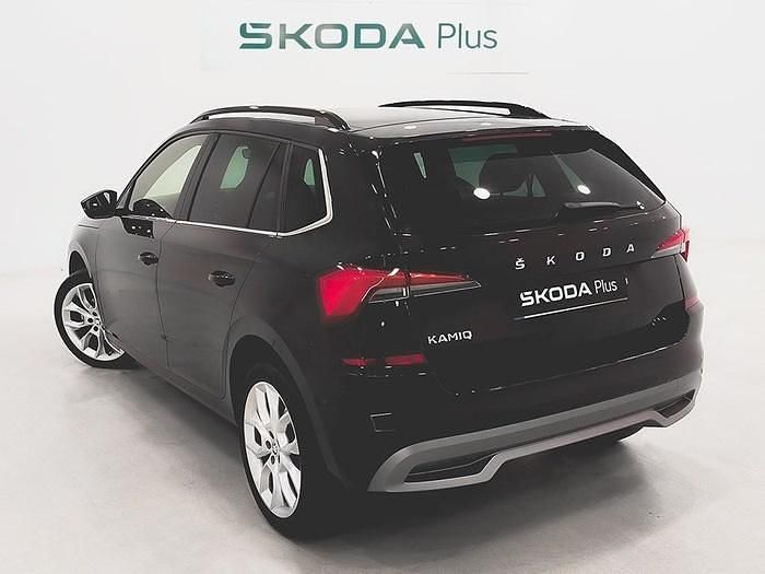 Usado Skoda Kamiq Sport 150 CV (110 kW) 2021 Negro SUV