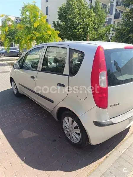 Usado Mitsubishi Colt Inform 95 CV (69 kW) 2008 Blanco Monovolumen