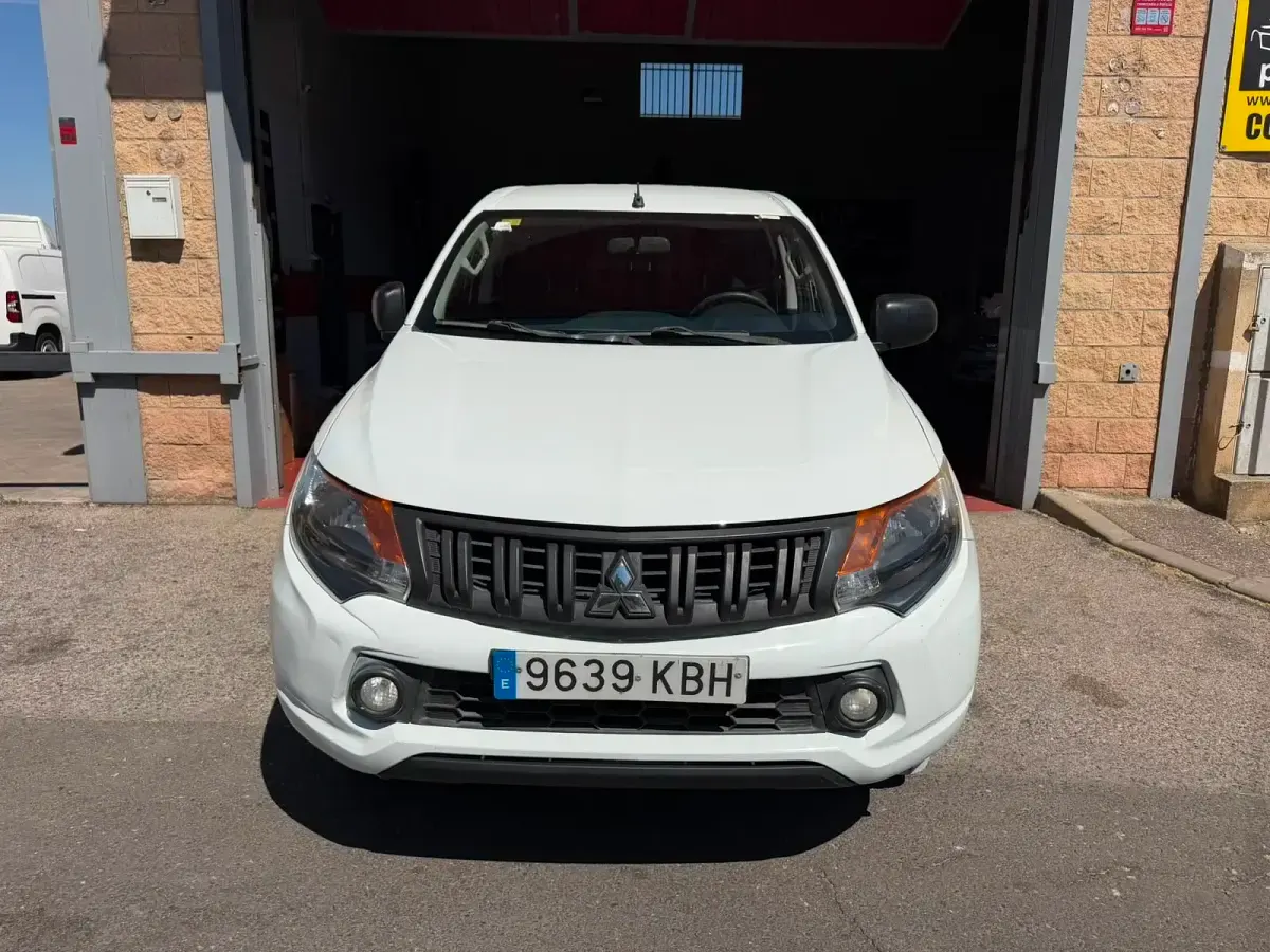 Usado Mitsubishi L200 154 CV (113 kW) 2017 Blanco Pickup/Camioneta