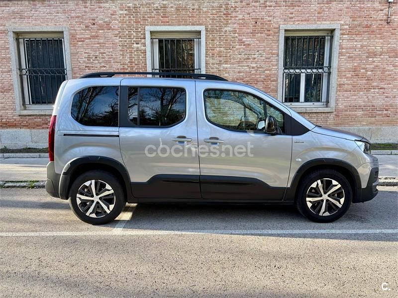 Usado Peugeot Rifter GT-line 130 CV (95 kW) 2018 Gris / plata Monovolumen