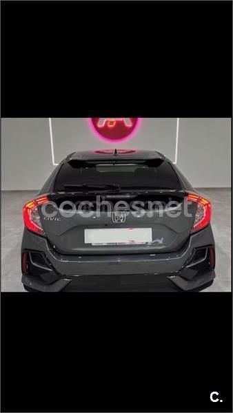 Gris / plata Usado 2021 Honda Civic Dynamic Berlina | 20.400 € (Buen precio) - Imagen 1/4