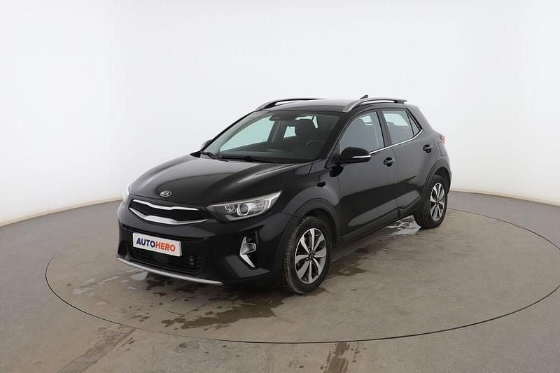 Usado Kia Stonic 101 CV (74 kW) 2021 Negro SUV