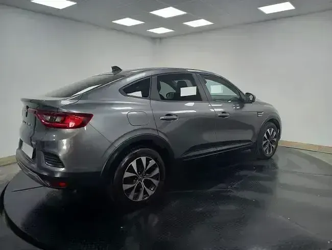 Usado Renault Arkana Business 147 CV (108 kW) 2022 Gris SUV