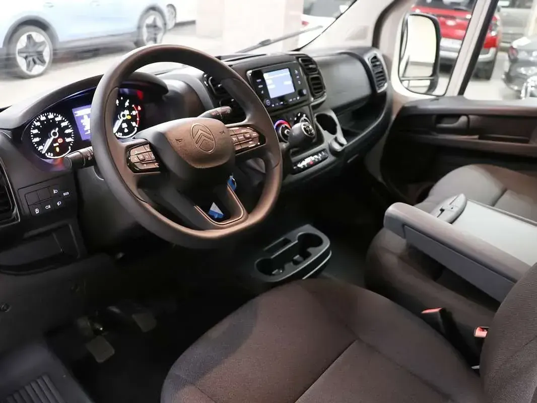 Usado Citroën Jumper 140 CV (102 kW) 2025 Blanco Monovolumen