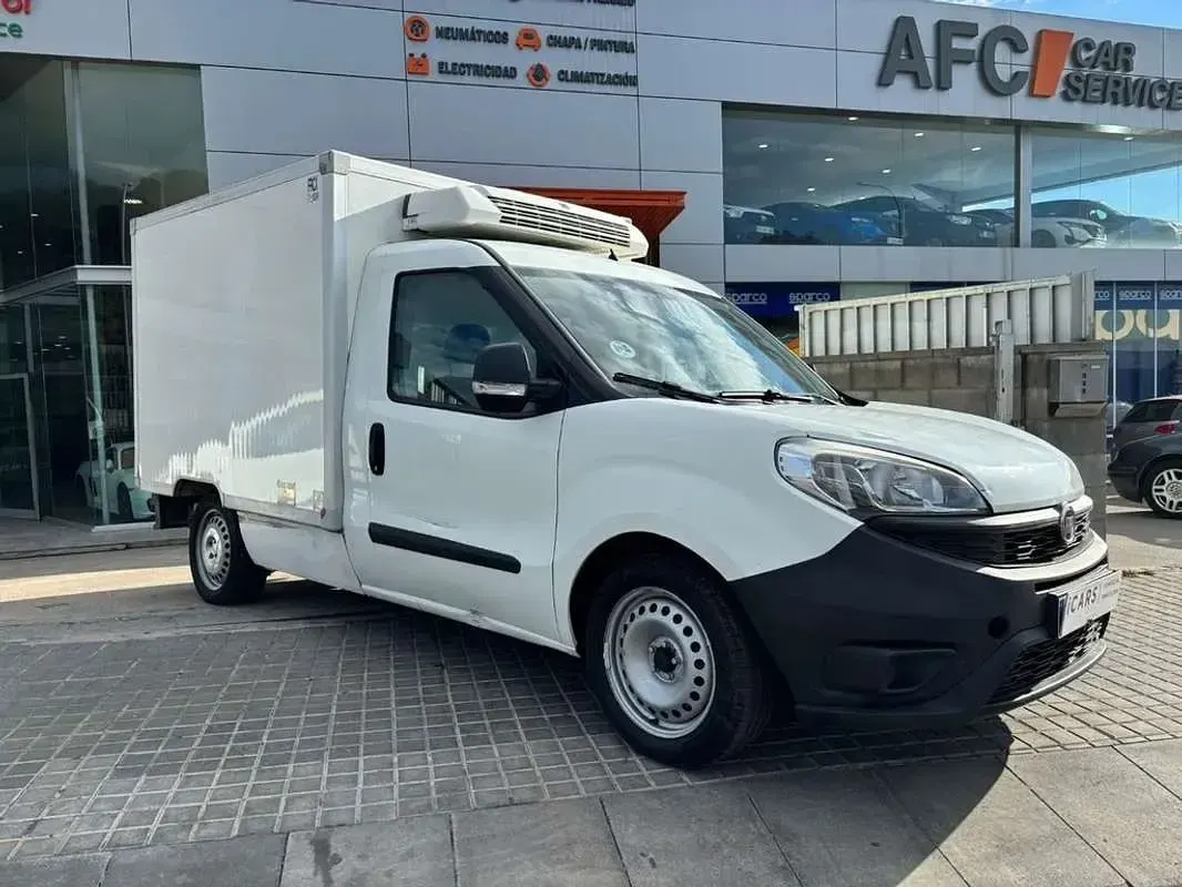 Usado Fiat Doblò 105 CV (77 kW) 2015 Blanco Monovolumen