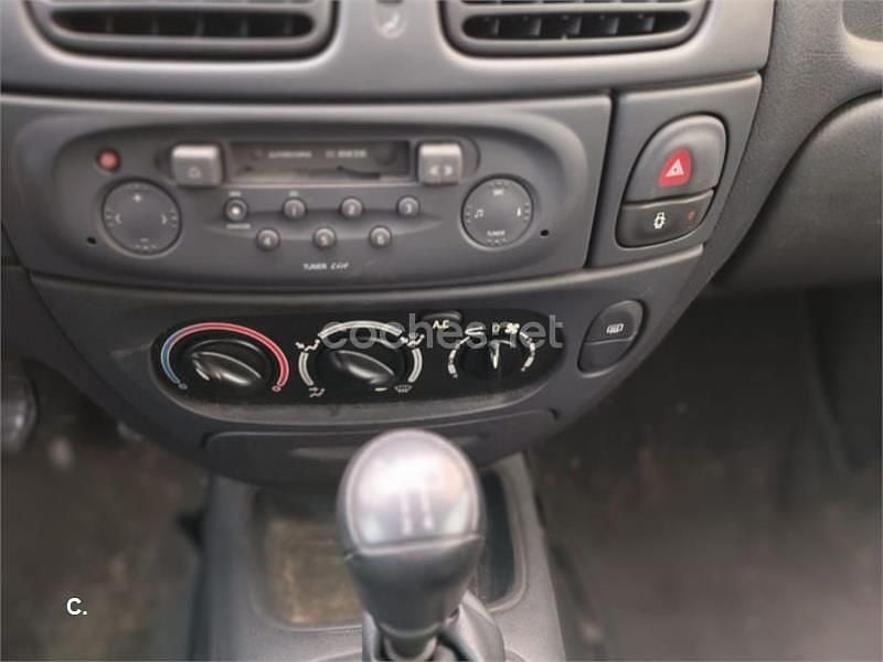 Gris / plata Usado 2003 Renault Mégane II Authentique Berlina | 4500 € (Caro) - Imagen 1/4