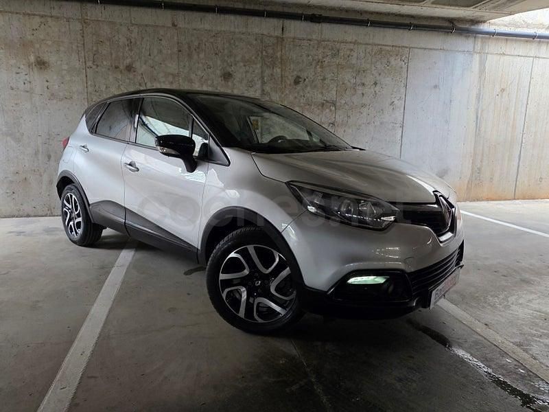 Usado Renault Captur Zen 90 CV (66 kW) 2016 Gris / plata SUV