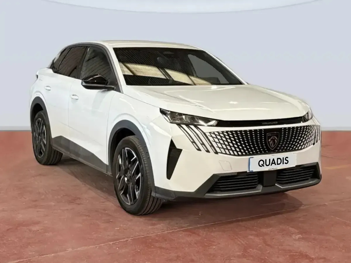Usado Peugeot 3008 Allure 136 CV (100 kW) 2025 Blanco SUV