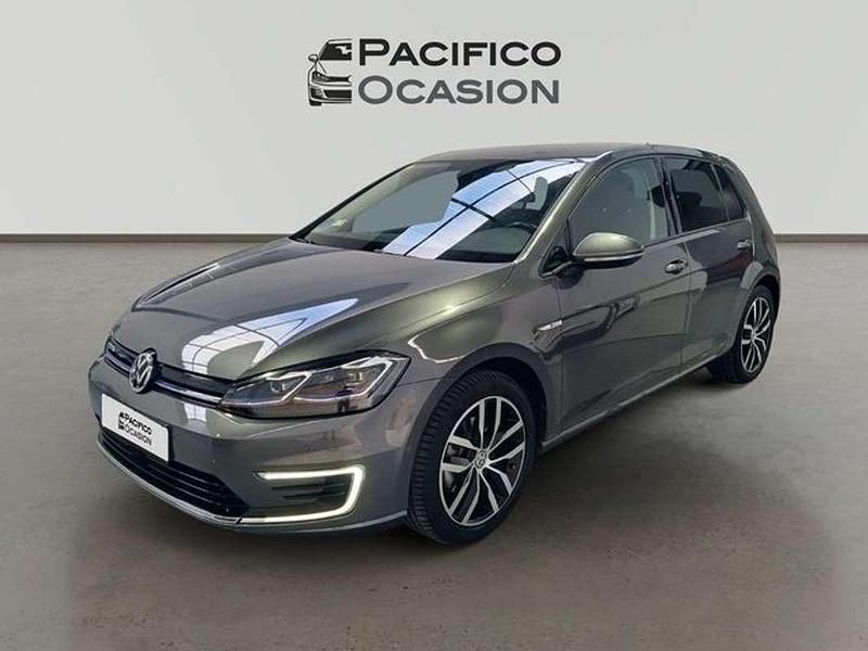 Usado VW e-Golf 100 kW (136 CV) 2020 Gris Utilitario