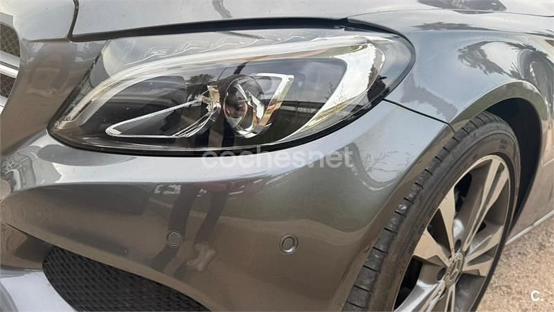 Usado Mercedes C220 170 CV (125 kW) 2018 Gris / plata Berlina