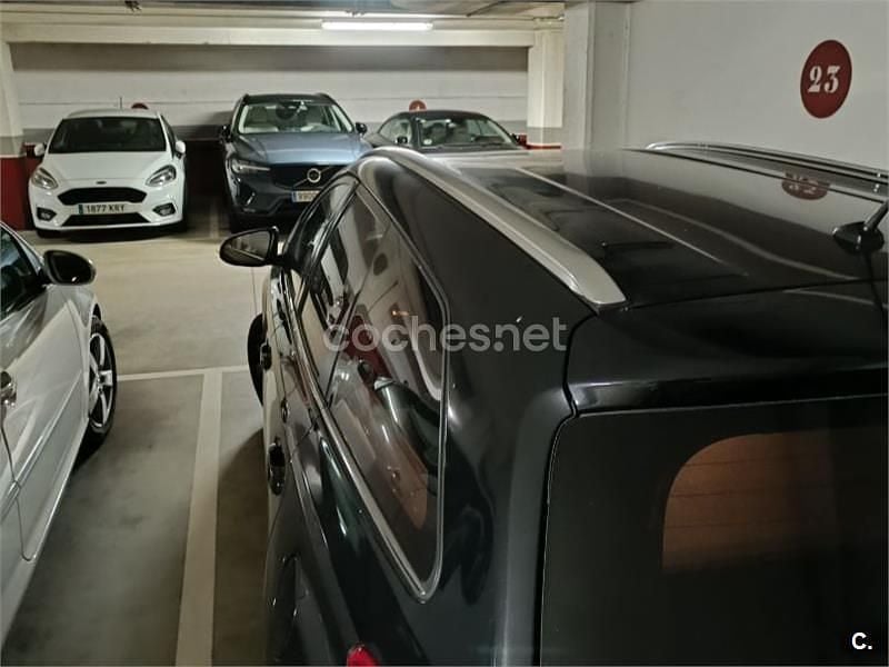 Usado Toyota Auris Active 132 CV (97 kW) 2014 Negro Familiar