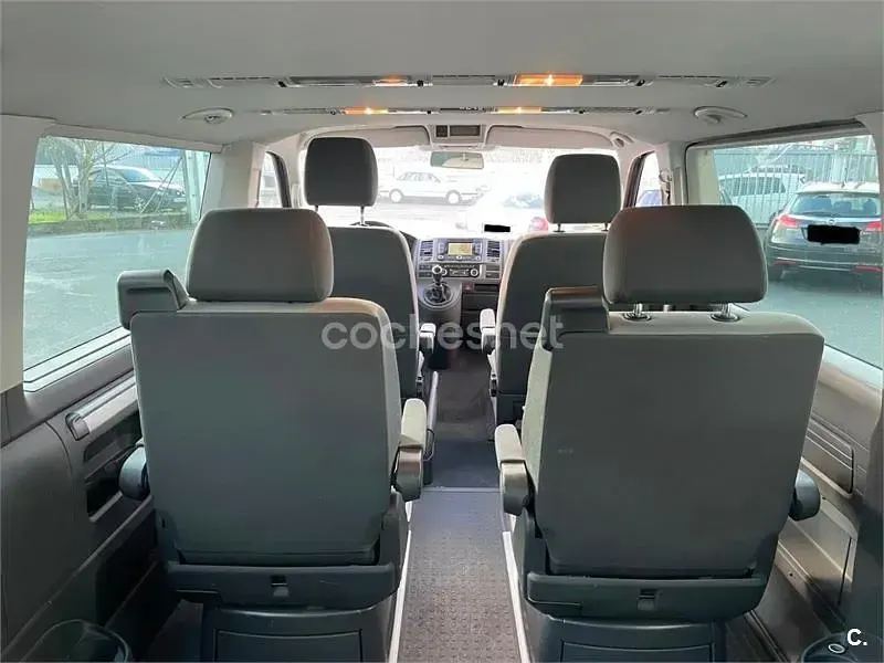 Usado VW Multivan Highline 140 CV (102 kW) 2014 Granate Monovolumen
