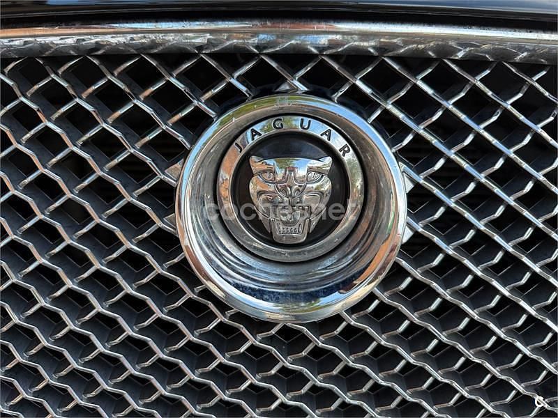 Usado Jaguar XF Luxury 238 CV (175 kW) 2010 Negro Berlina