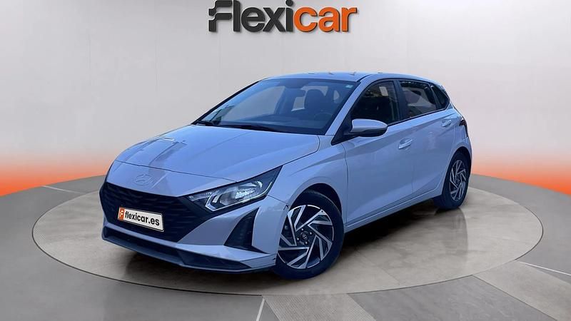 Usado Hyundai i20 84 CV (61 kW) 2024 Gris Utilitario