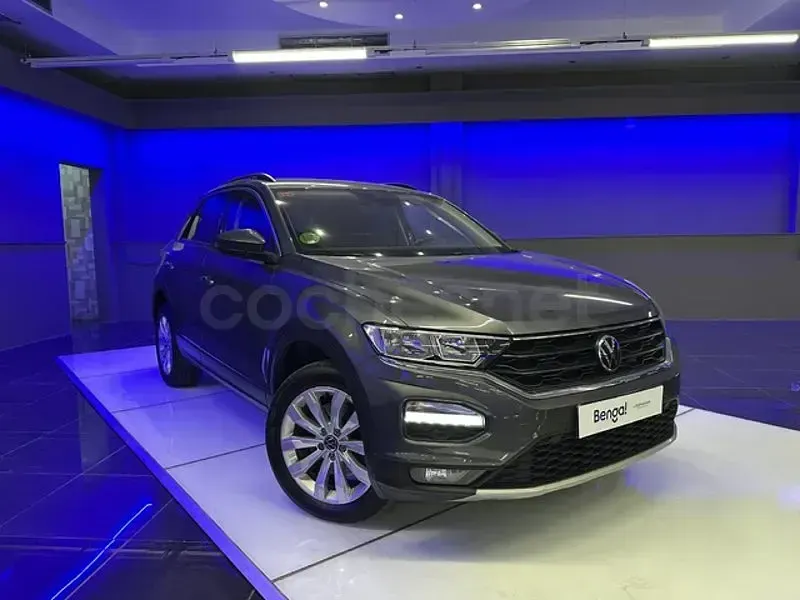 Usado VW T-Roc Advance 150 CV (110 kW) 2021 Gris / plata SUV