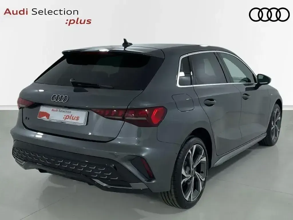 Usado Audi A3 e-tron S-Line 204 CV (150 kW) 2026 Gris Utilitario