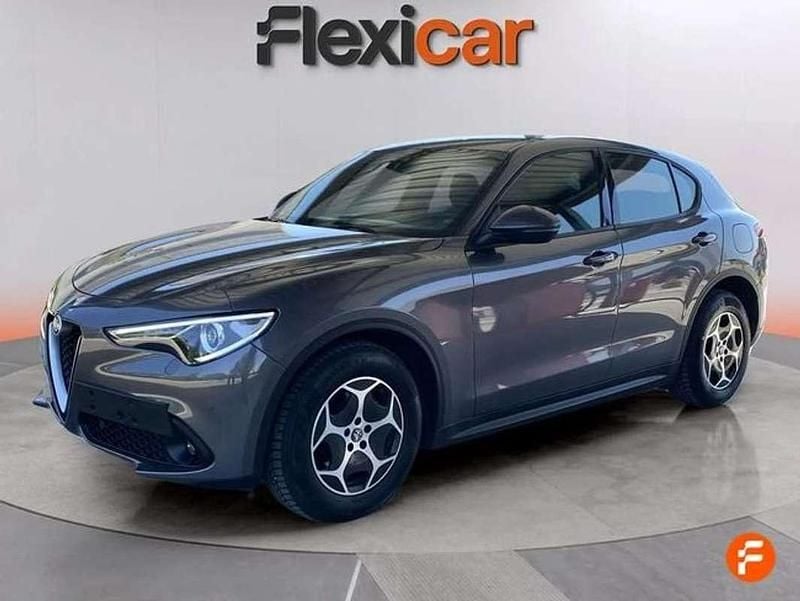 Usado Alfa Romeo Stelvio Super 162 CV (119 kW) 2022 Gris SUV