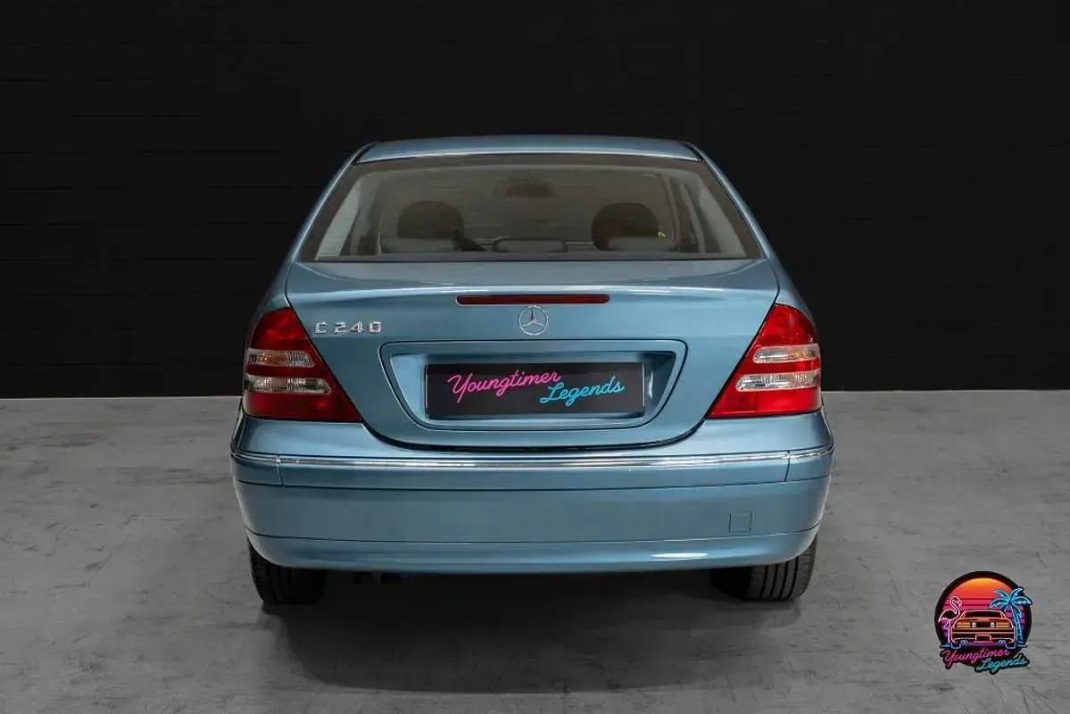 Usado Mercedes C240 Elegance 170 CV (125 kW) 2003 Azul Berlina