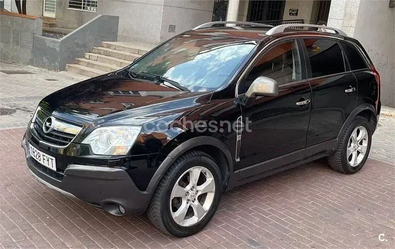 Usado Opel Antara Enjoy Plus 150 CV (110 kW) 2008 Negro SUV