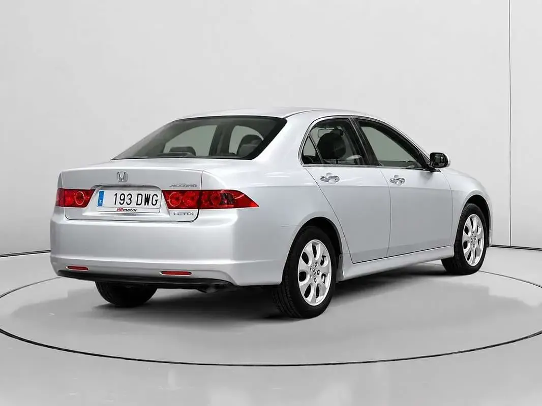 Usado Honda Accord Sport 140 CV (102 kW) 2006 Blanco Berlina