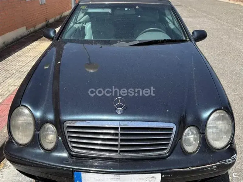 Usado Mercedes CLK200 Elegance 136 CV (100 kW) 1999 Negro Descapotable