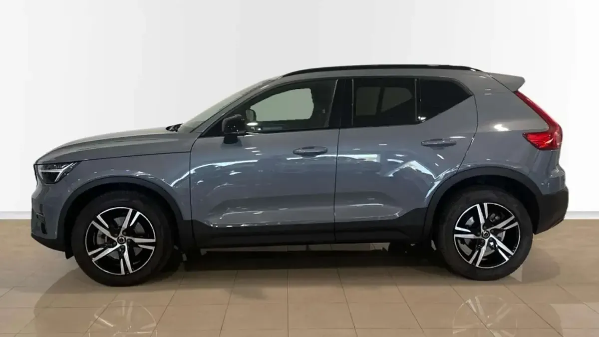 Usado Volvo XC40 R-Design 163 CV (119 kW) 2022 Gris SUV