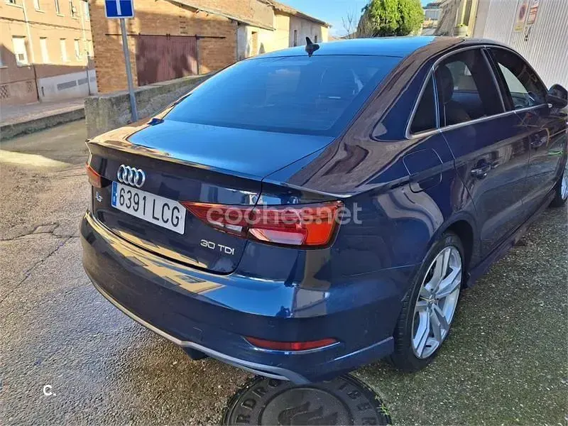 Usado Audi A3 S-Line 116 CV (85 kW) 2019 Azul Berlina