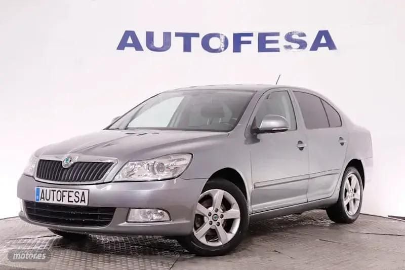 Usado Skoda Octavia Elegance 105 CV (77 kW) 2013 Gris Berlina