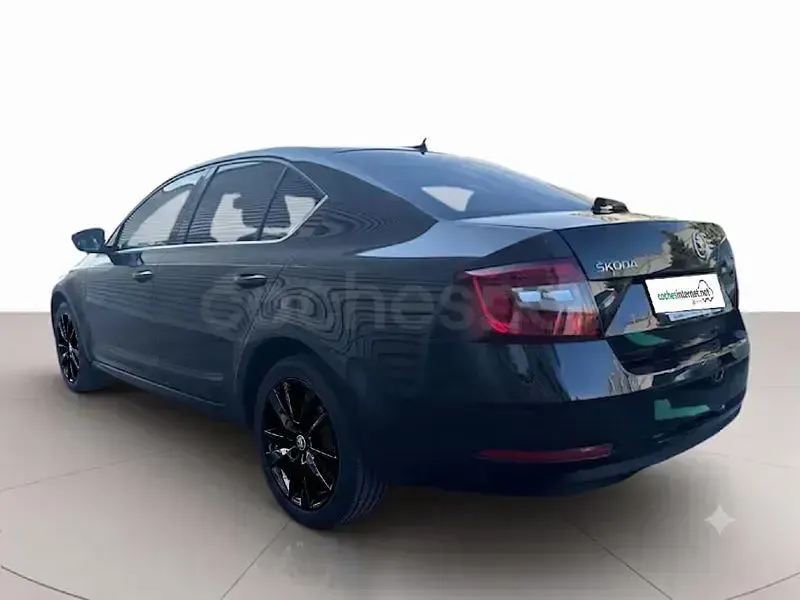 Usado Skoda Octavia Ambition 115 CV (84 kW) 2021 Blanco Berlina